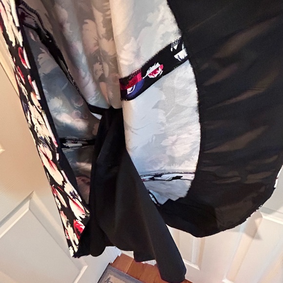 White House Black Market fit flare midi dress Floral Sz 4 Pockets - Picture 6 of 11